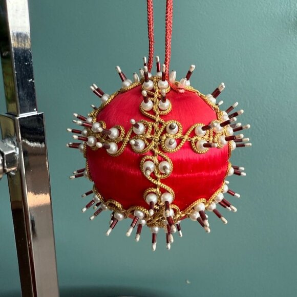 Vintage Push Pin Christmas Ornament Ball With Beads & Gold Embroidery - Picture 4 of 9